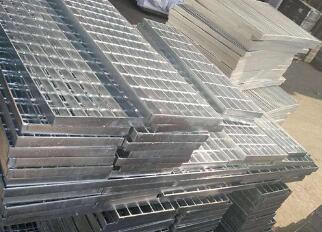 鋼格柵的用途和特點(diǎn)是什么 鋼格柵的用途和特點(diǎn)是什么